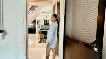 Apartment, 2 Bedrooms, Smoking, Balcony | Lobby