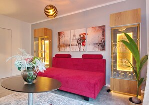 TV - Stylish 80sqm serviced apt| 6P/80m2 | barrier-free | business, spa, family (Bad Lippspringe)