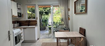 5-minute walk from Euratech and the metro, charming little typical Lille house