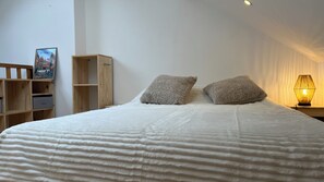 Fer et planche à repasser, Wi-Fi, draps fournis