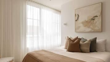 4 bedrooms, desk, iron/ironing board, WiFi