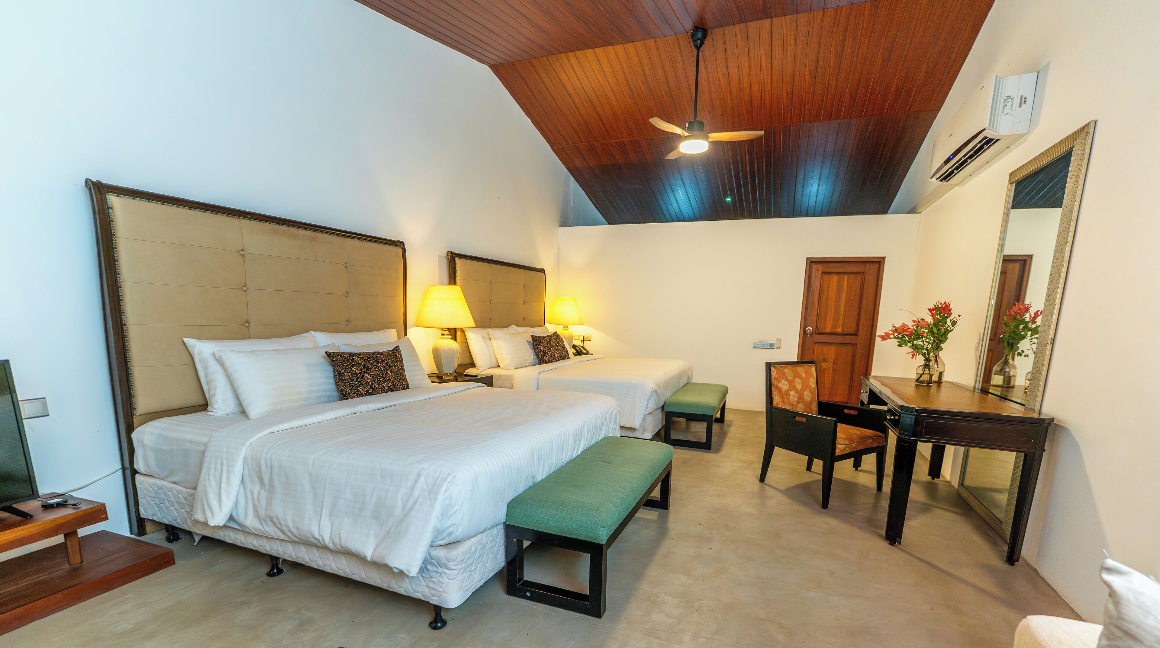 Luxury Terrace Suite Butler Svc | 迷你吧、客房內保險箱、熨斗/熨衣板、免費無線上網