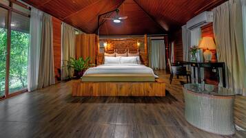 Premium bedding, pillow-top beds, minibar, in-room safe