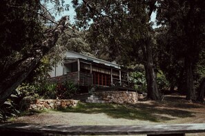 Exterior - Nest~ Margaret River. Beautiful Rustic Shack on Acerage, close to Beach & Forest (Burnside)