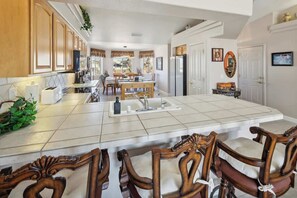 Dining - Lake Havasu Oasis: Pool, Hot Tub, Outdoor Kitchen (Lake Havasu City)