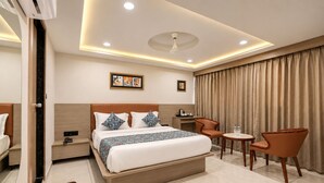 Superior Room | Desk, soundproofing, WiFi (free), bed sheets - HOTEL GRAND SHIVA (Ahmedabad)