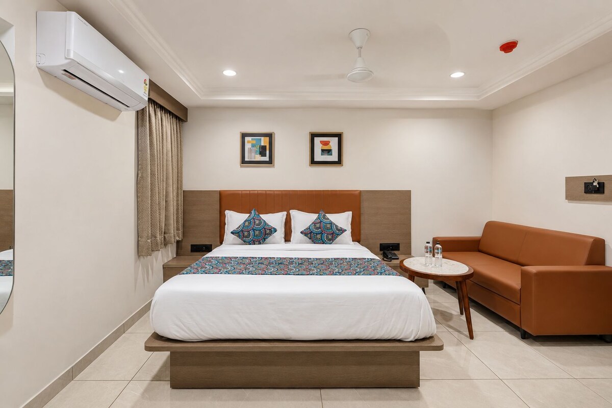 Junior Suite | Desk, soundproofing, WiFi (free), bed sheets