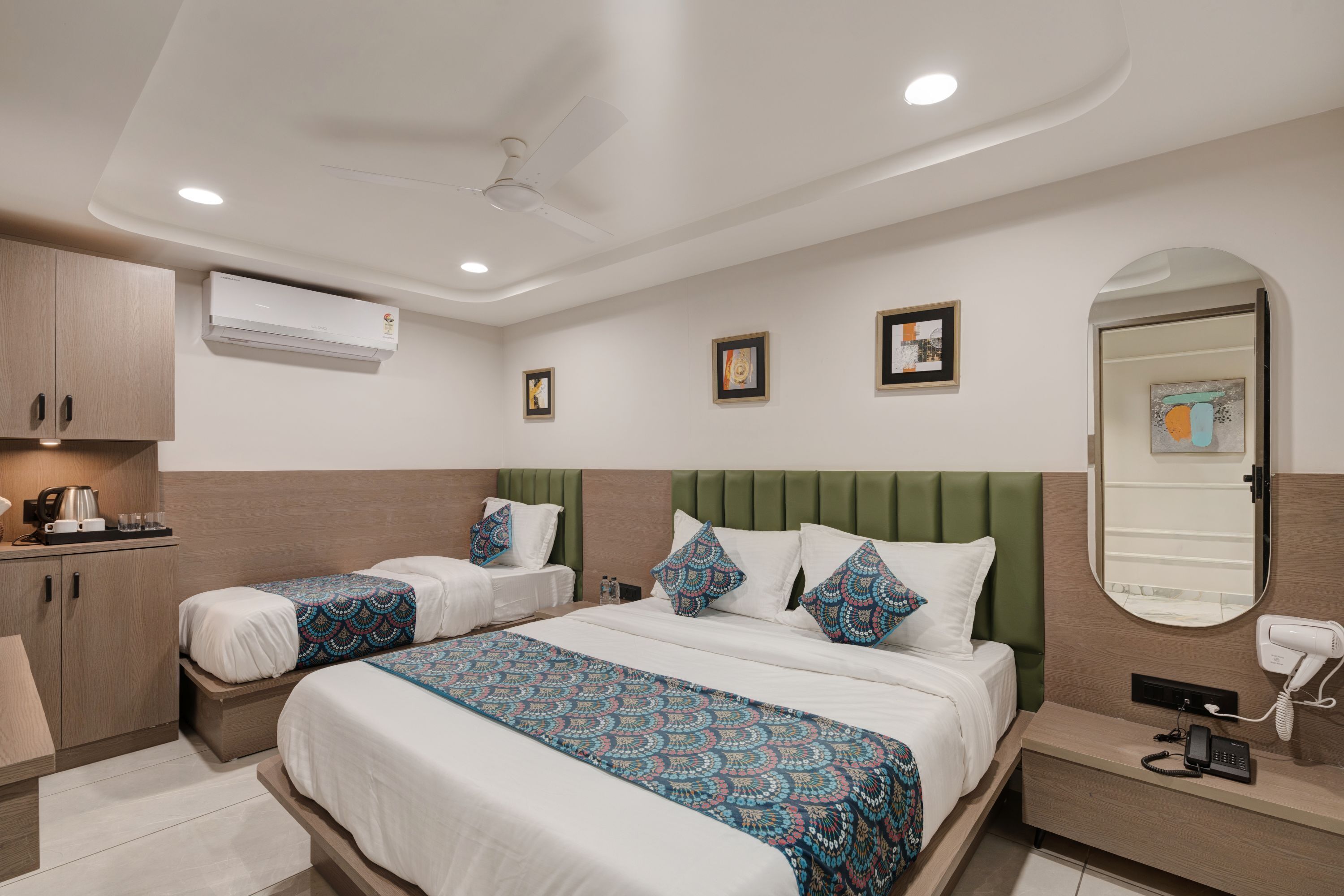 Comfort Triple Room | Desk, free WiFi