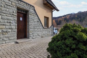 Exterior detail - Krzeptówki 135 Zakopane | Stylish Apartment | Parking (Zakopane)