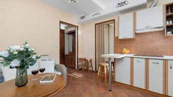 Fridge, microwave, stovetop, electric kettle
