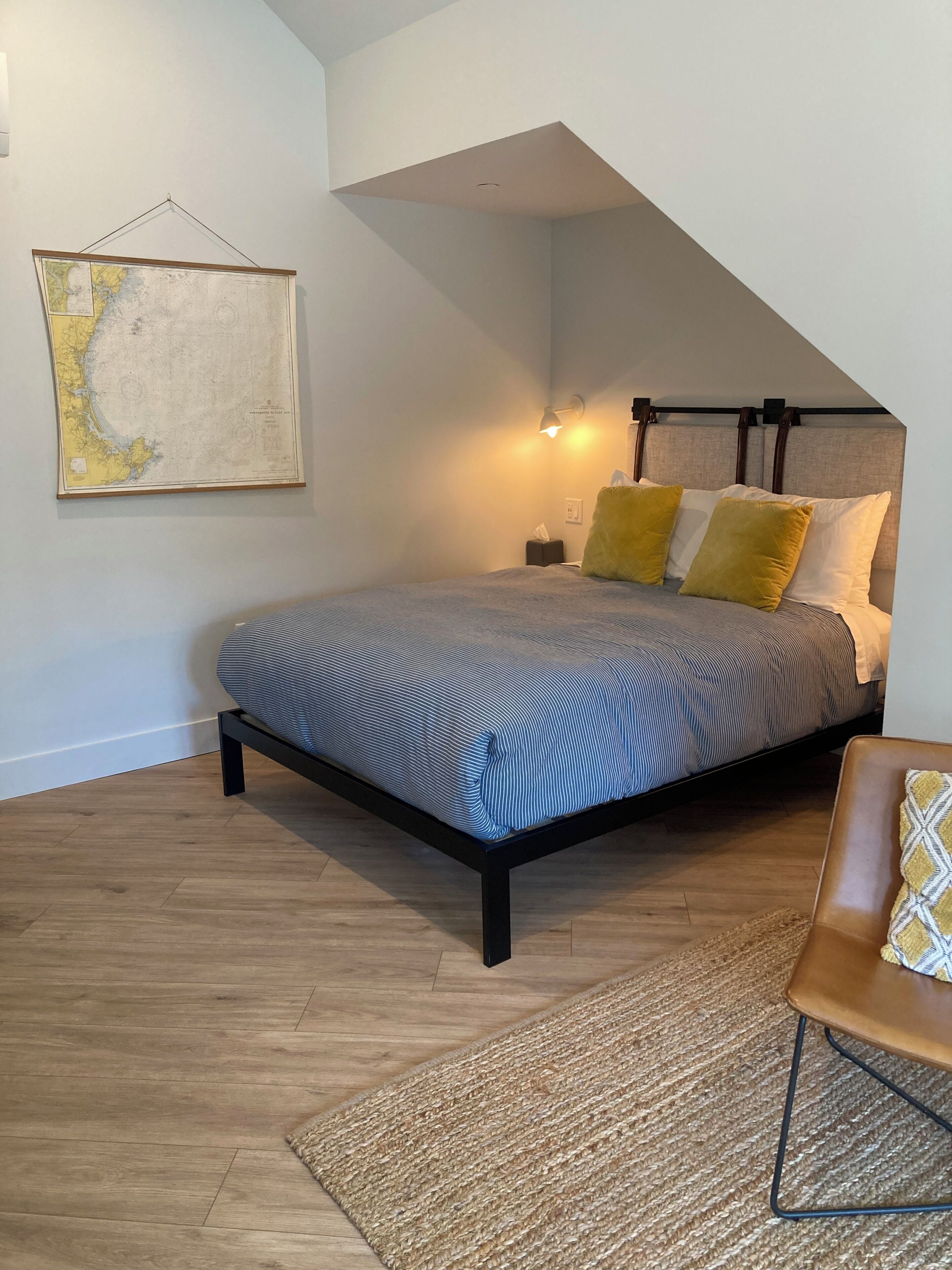 Iron/ironing board, internet, bed sheets