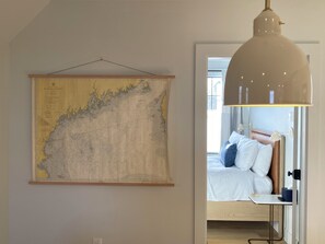 Tabla de planchar con plancha, Internet, ropa de cama