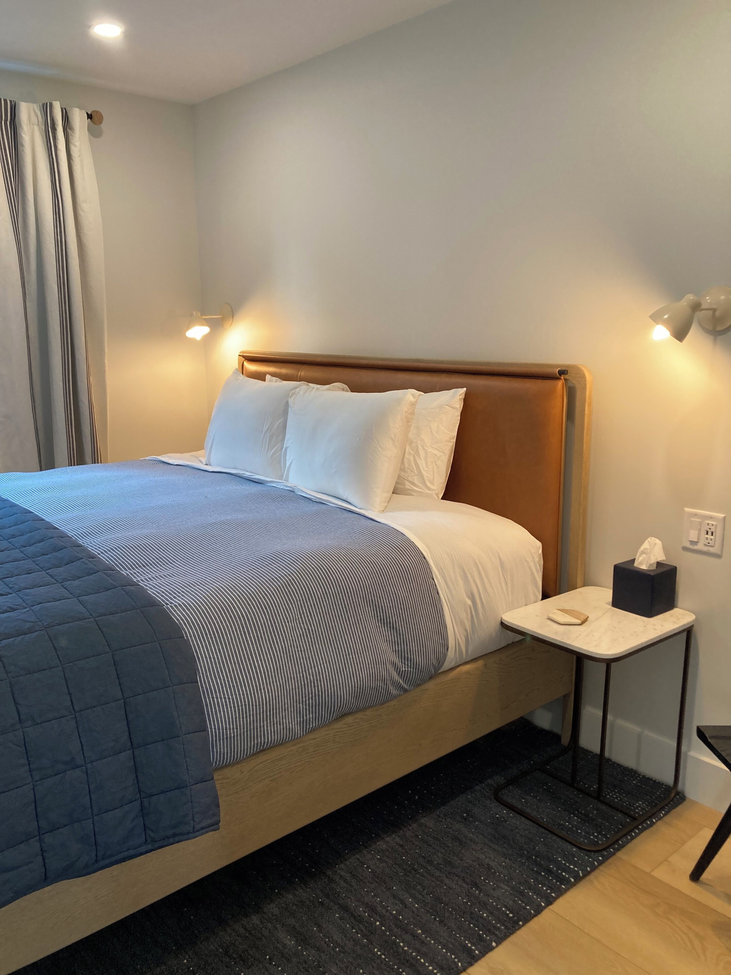 Iron/ironing board, internet, bed sheets