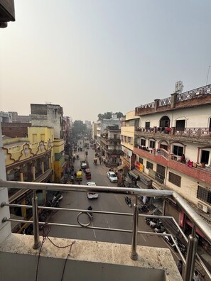Exterior - Hotel Bharat (Varanasi)