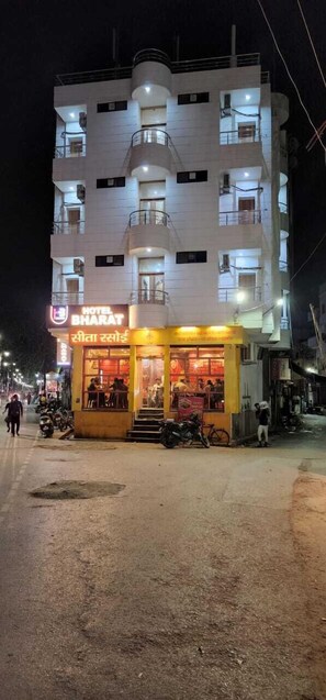 واجهة المنشأة