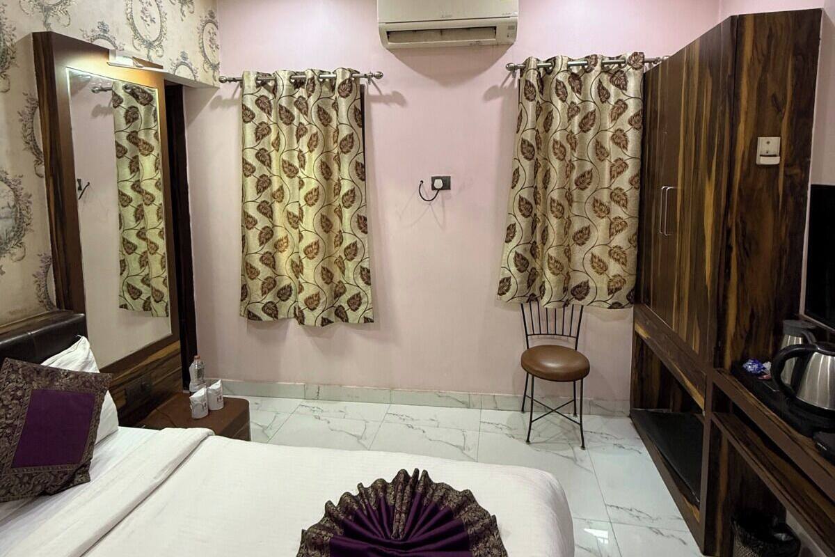 Deluxe Double Room, City View