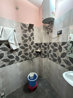 Kamar Double Deluks, pemandangan kota | Kamar mandi