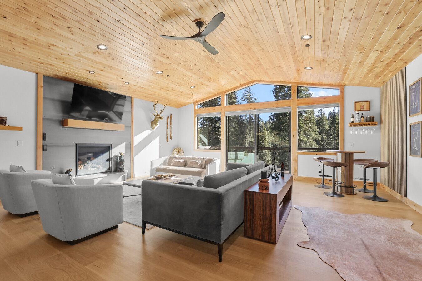 Smart-TV, peis, videospill og stereoanlegg