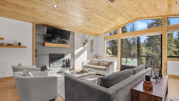 Smart-TV, peis, videospill og stereoanlegg