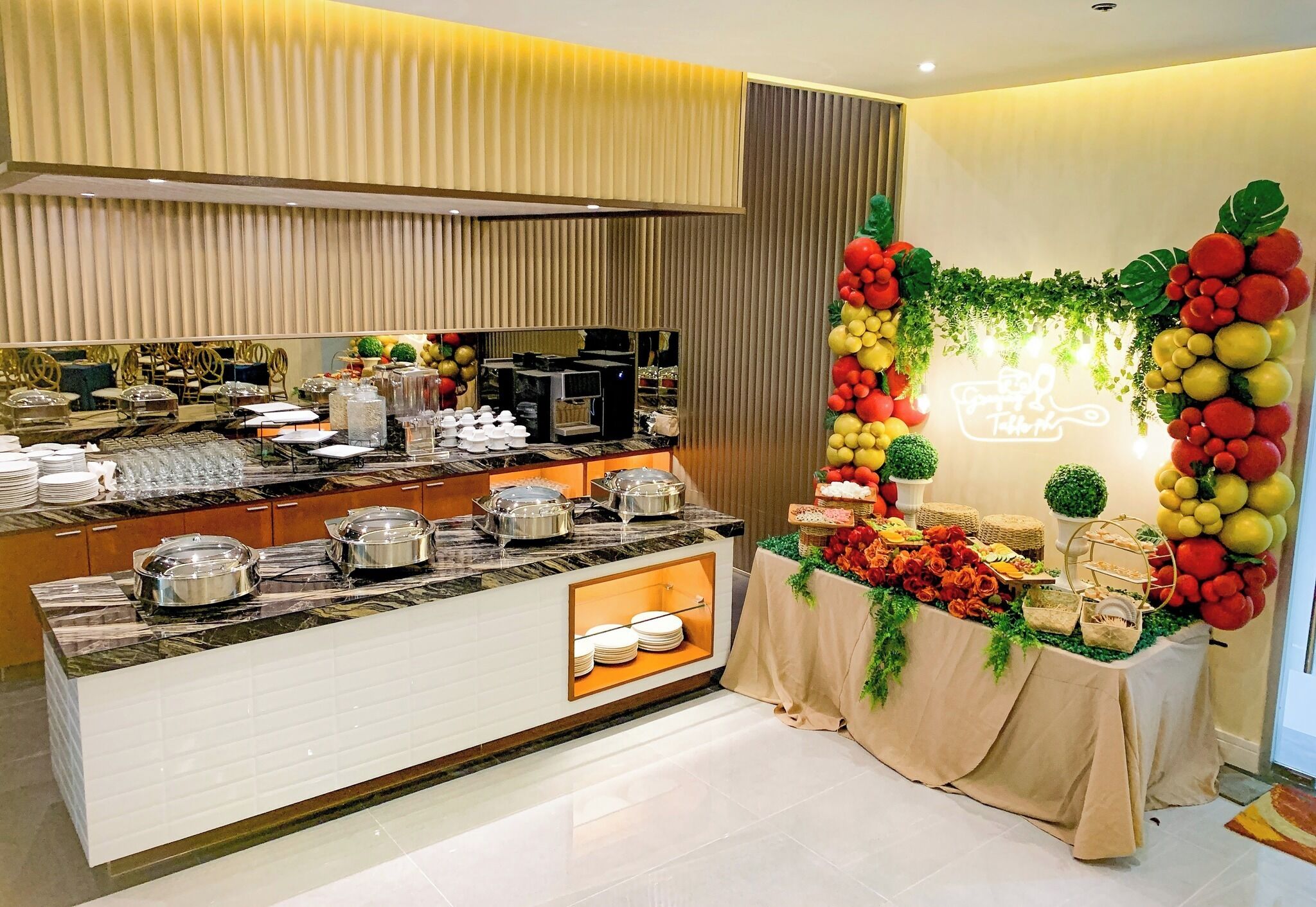 Free daily buffet breakfast