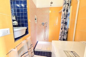 Shower, hair dryer, bidet, towels - Star View — Central apt in Vico Equense with Private Patio & Modern Comfort (Vico Equense)