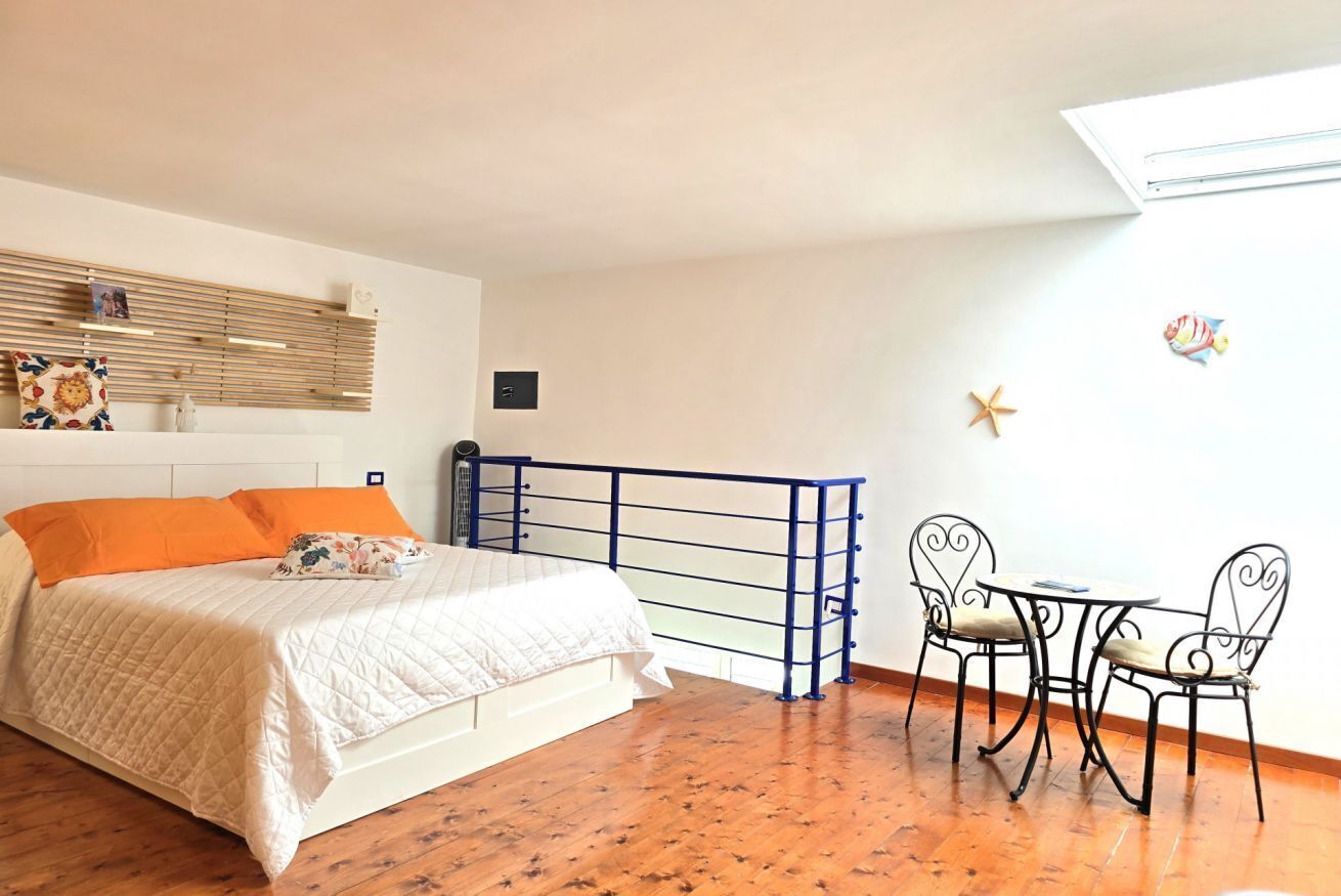 2 bedrooms, iron/ironing board, travel cot, free WiFi