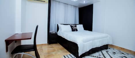 Appartamento Basic | Ferro/asse da stiro, Wi-Fi gratuito