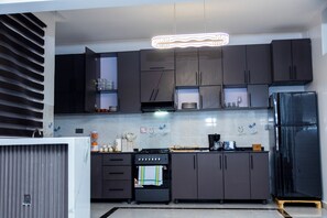 Microwave, oven, stovetop - Exclusive 4BR/3BA Penthouse Lux Apartment + Rooftop @ BBB Nation Oasis in Kigali (Kigali)
