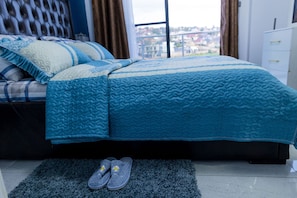 Iron/ironing board, WiFi, bed sheets - Exclusive 4BR/3BA Penthouse Lux Apartment + Rooftop @ BBB Nation Oasis in Kigali (Kigali)