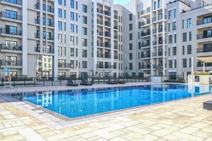 Apartment - Elite LUX Holiday Homes - Comfortable 2BR Escape in Hayat Blvd Town Square (Dubai)