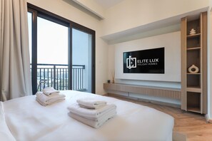 Apartment - Elite LUX Holiday Homes - Comfortable 2BR Escape in Hayat Blvd Town Square (Dubai)