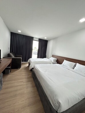 Studio - J&P Hotel Sriracha (Si Racha)