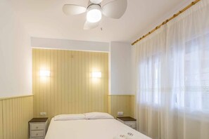 Bügeleisen/Bügelbrett, kostenloses WLAN, Bettwäsche