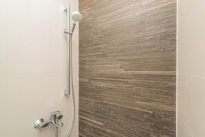 Shower, hair dryer, towels, soap - Villa Star 3 (Novalja)