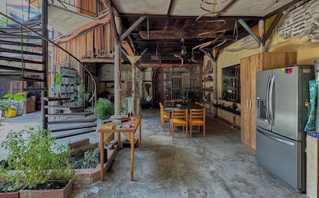 Shared kitchen. Casa del Tunel Hotel Lodge