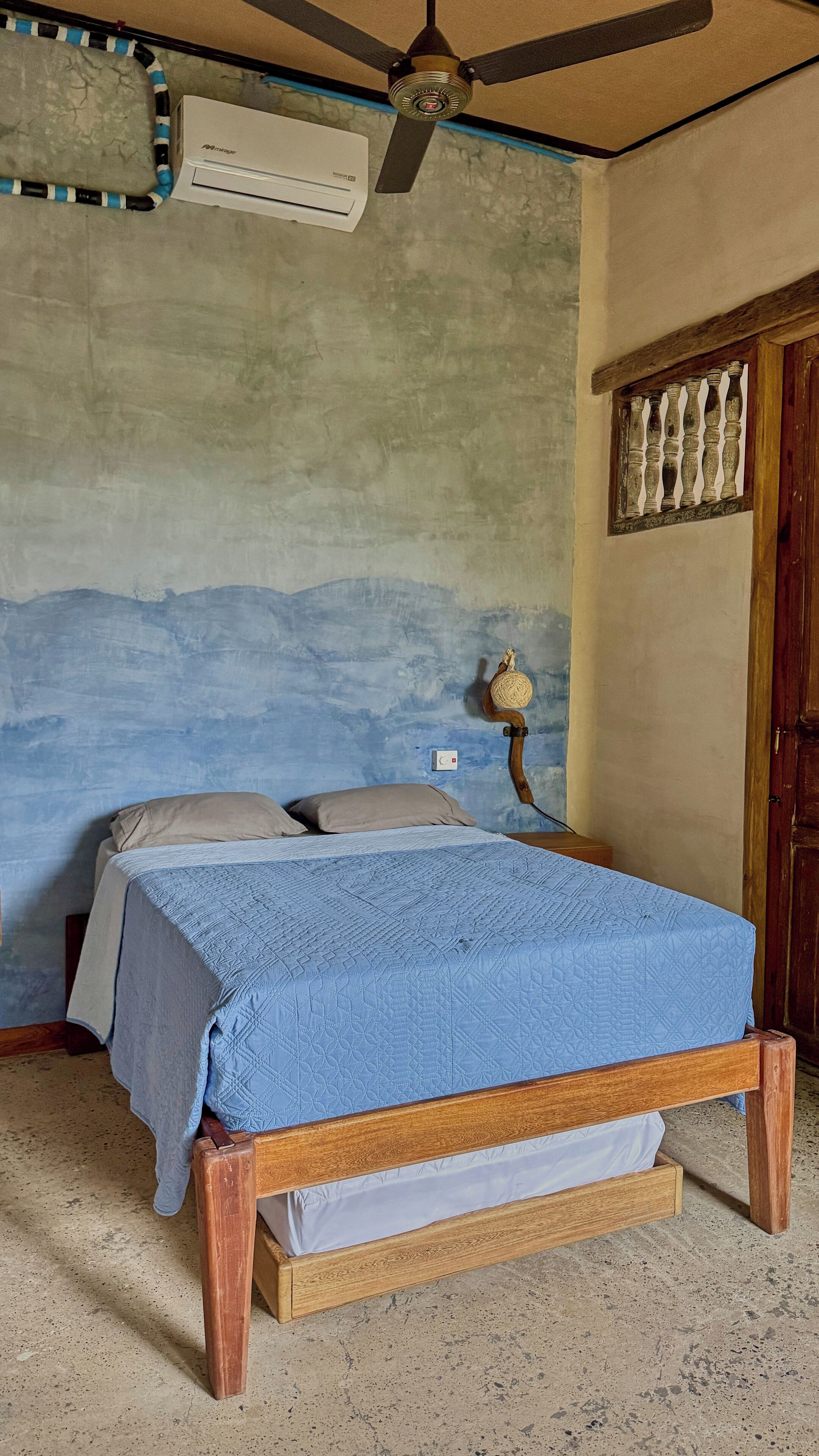 Kahden hengen comfort-huone (yksi tai kaksi sänkyä), näköala pihalle | Ilmainen Wi-Fi