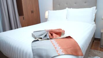 Desk, laptop workspace, iron/ironing board, free WiFi