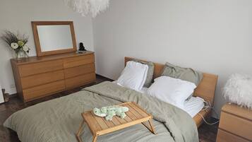 2 bedrooms, WiFi, bed sheets