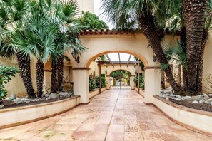 Property grounds - 47.10 S'Agaró Las Velas 3-15 - Magnificent apartment with Sea views (Sant Feliu de Guixols)