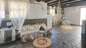 Paros Casa Prive Apollonas | Seterika/papan seterika, Wi-fi percuma, cadar katil 