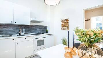 Refrigerador, horno, parrilla de estufa y lavavajillas