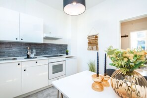 Kühlschrank, Ofen, Herdplatte, Geschirrspüler