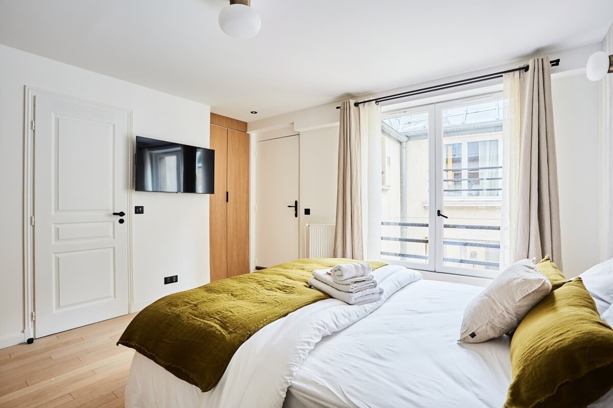 Desk, iron/ironing board, free WiFi, bed sheets