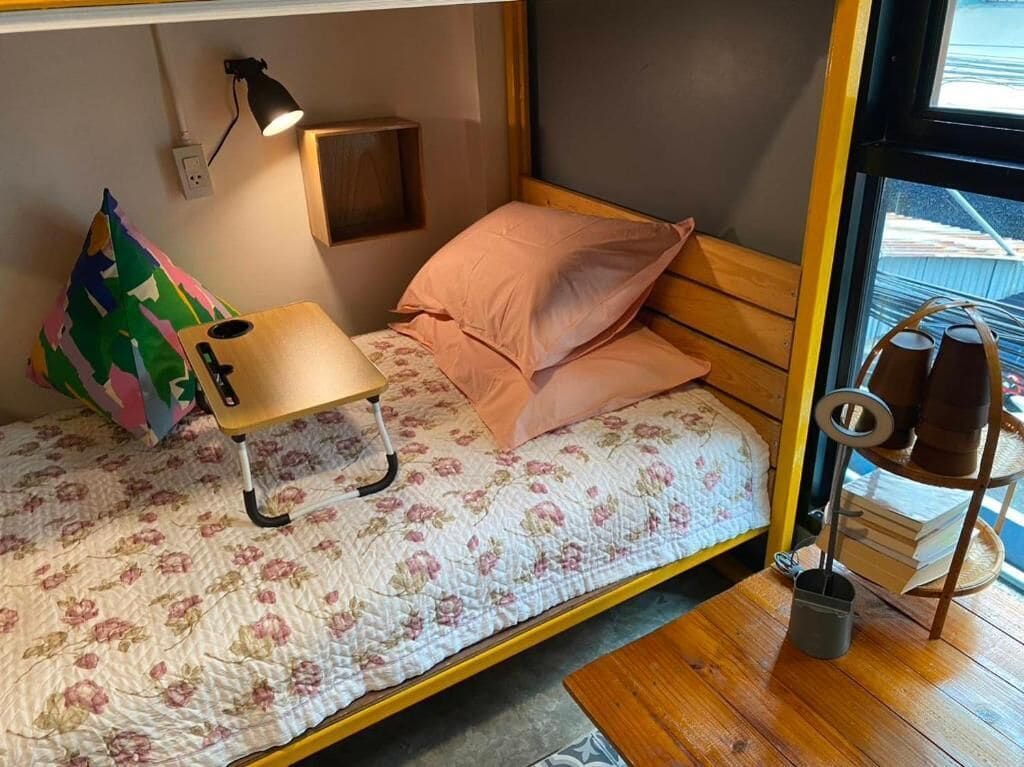 8-Bed Female Dormitory Room | 免费 WiFi