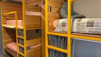 8-Bed Female Dormitory Room | Ókeypis þráðlaus nettenging