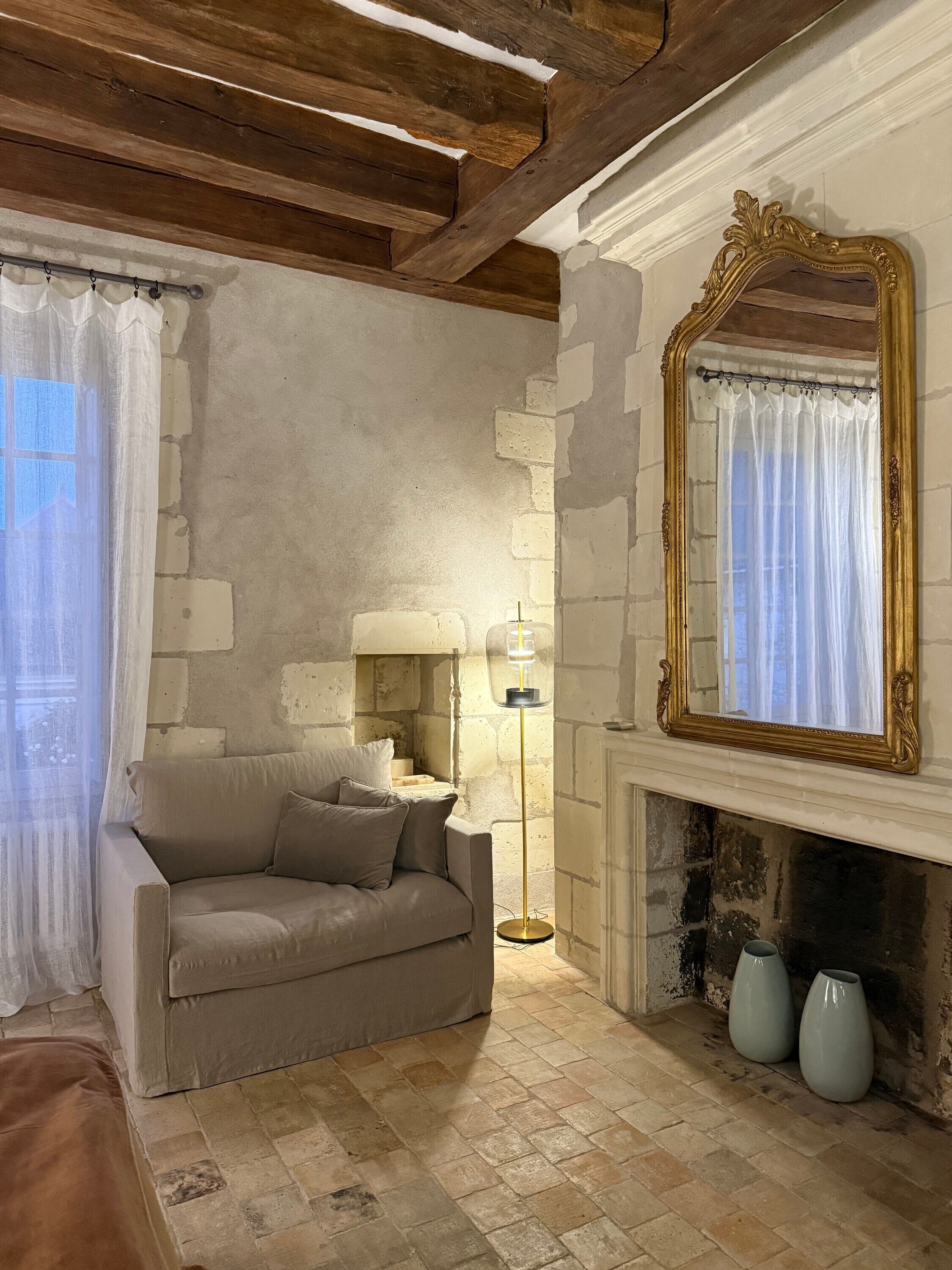 Fernseher, Tischtennisplatte