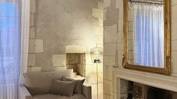 Fernseher, Tischtennisplatte