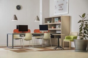 المنشأة من الداخل