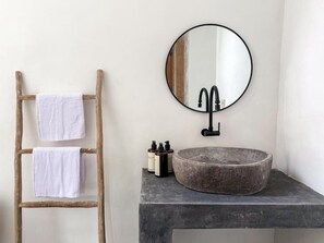 Bathroom - Habana Hotel (Kuta)