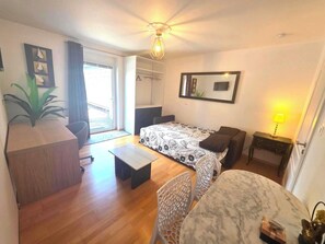 Bügeleisen/Bügelbrett, WLAN, Bettwäsche